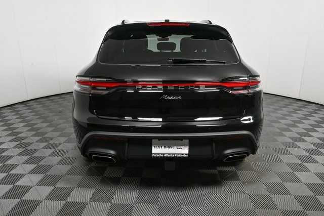2025 Porsche Macan Base Image 7 of 40