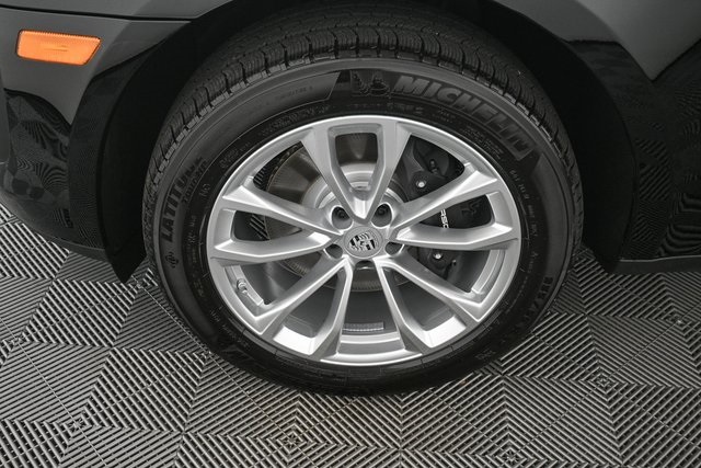 2025 Porsche Macan Base Image 12 of 40