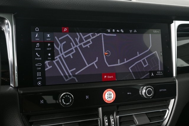 2025 Porsche Macan Base Image 26 of 40