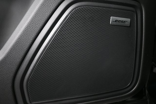 2025 Porsche Macan Base Image 33 of 40