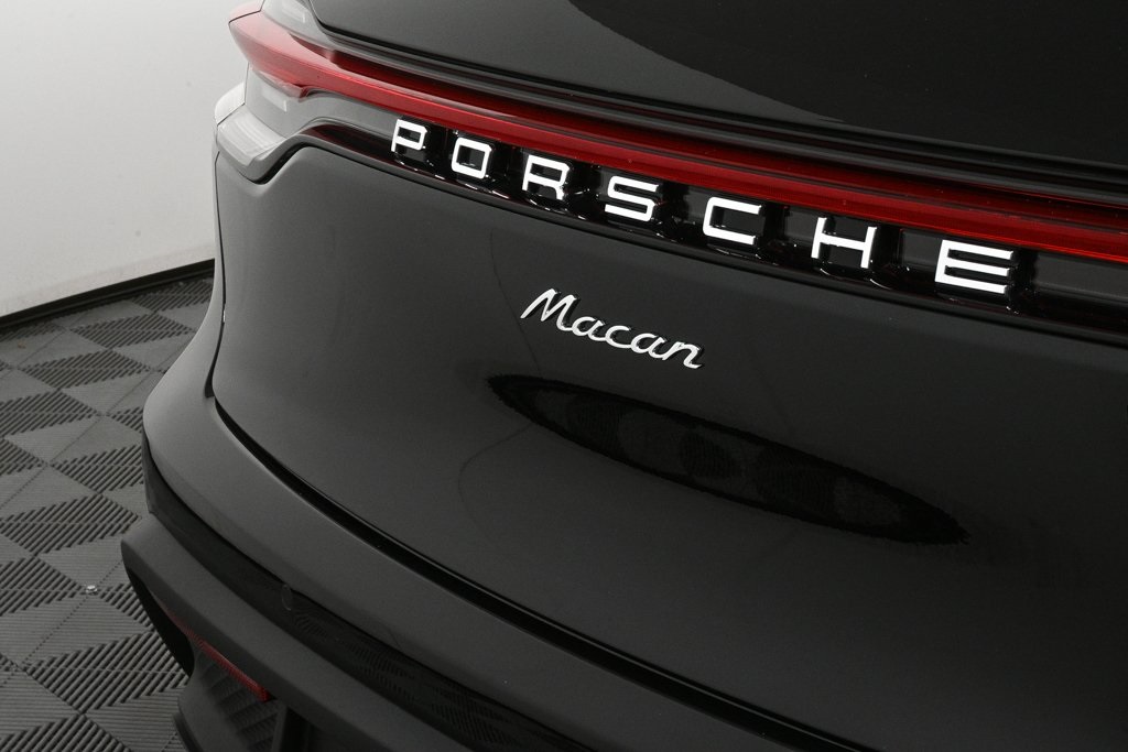 2025 Porsche Macan Base Image 35 of 39