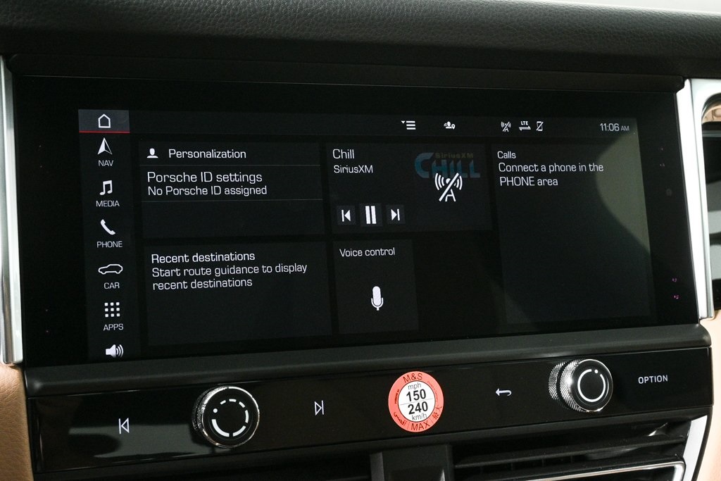 2025 Porsche Macan Base Image 27 of 39