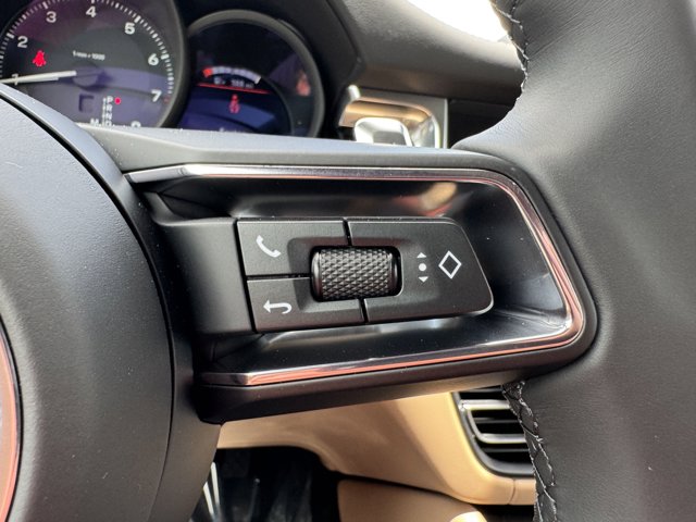 2025 Porsche Macan Base Image 29 of 40