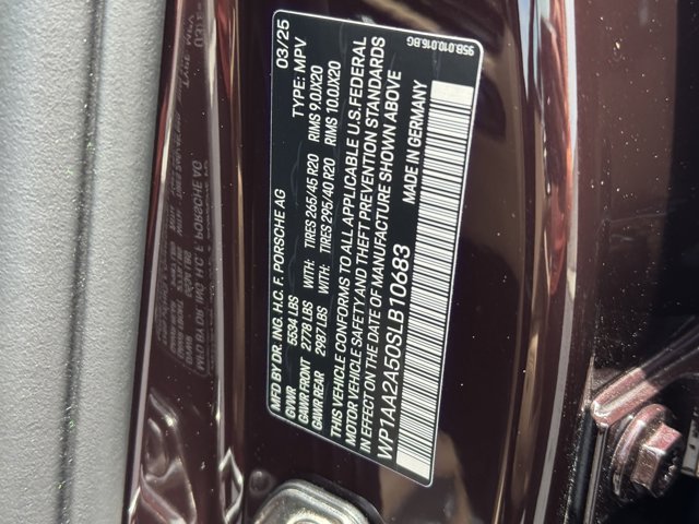 2025 Porsche Macan Base Image 32 of 40