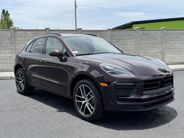 2025 Porsche Macan Base Image 3 of 40