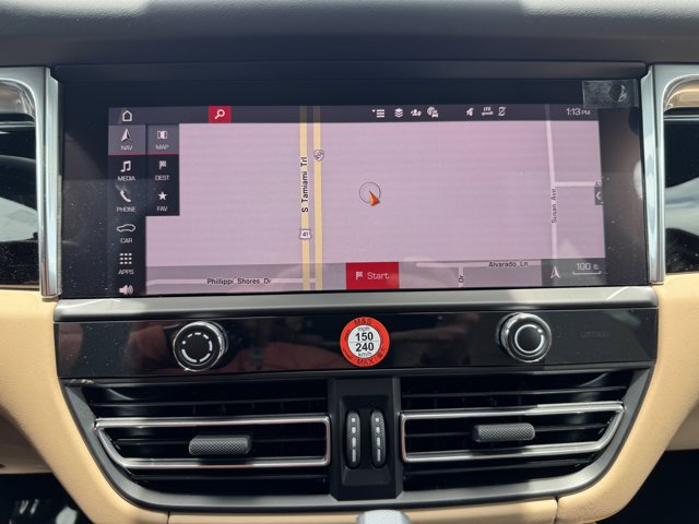 2025 Porsche Macan Base Image 20 of 40