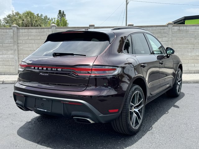 2025 Porsche Macan Base Image 4 of 40