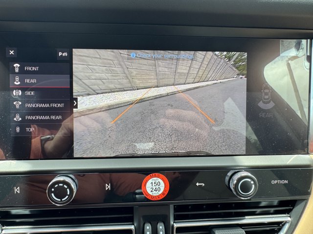 2025 Porsche Macan Base Image 21 of 40