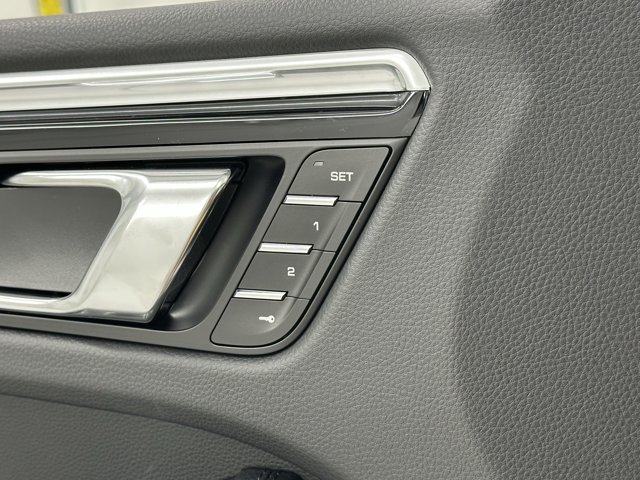 2025 Porsche Macan Base Image 42 of 62