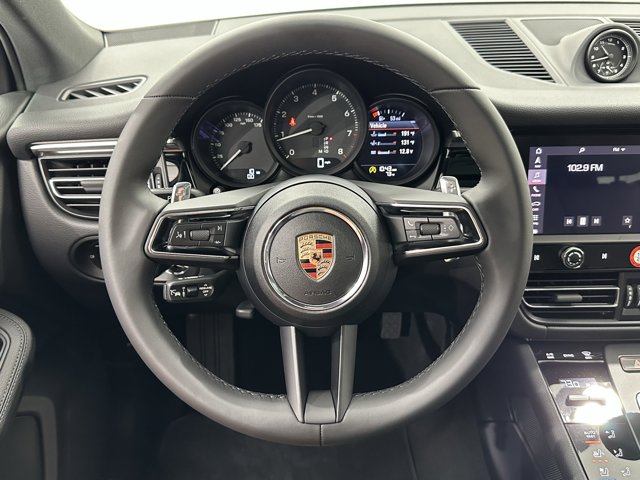 2025 Porsche Macan Base Image 28 of 62