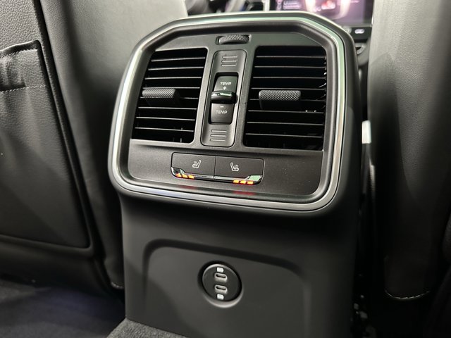 2025 Porsche Macan Base Image 44 of 62