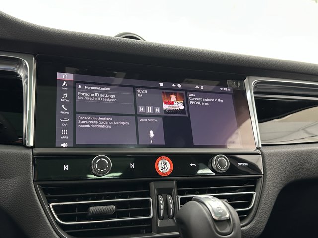 2025 Porsche Macan Base Image 34 of 62