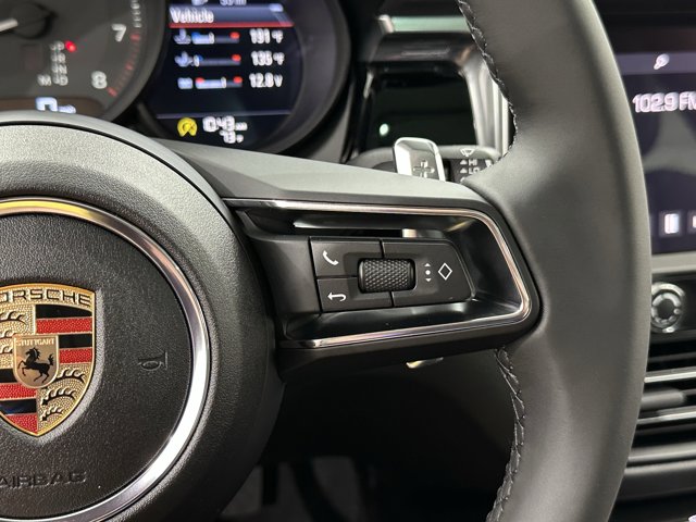 2025 Porsche Macan Base Image 29 of 62