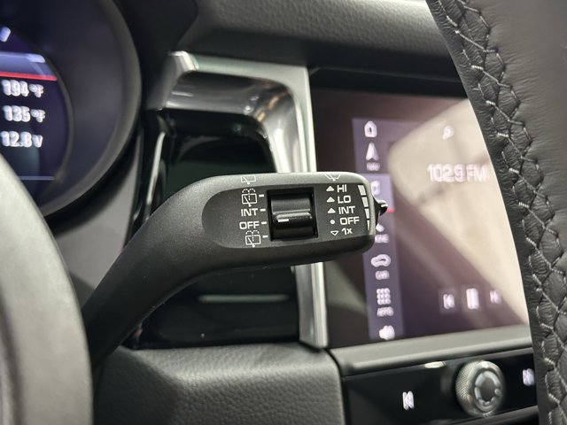 2025 Porsche Macan Base Image 47 of 62