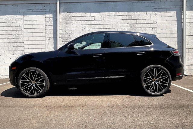 Vehicle image 6 of 15