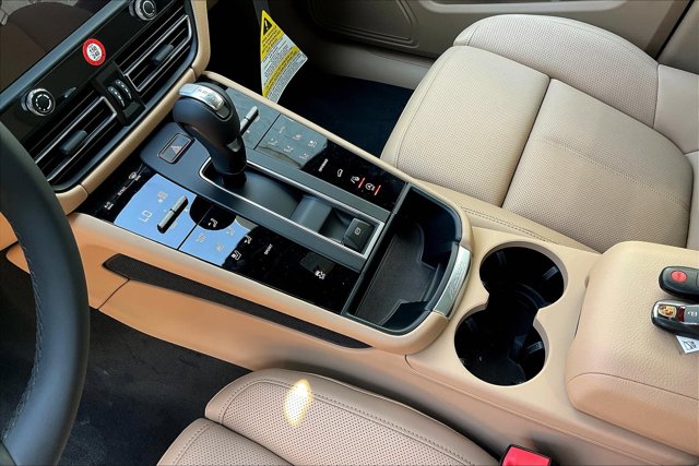 Vehicle image 12 of 15