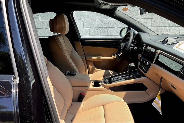 Vehicle image 10 of 15