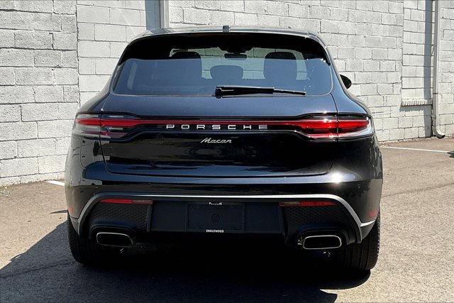 Vehicle image 4 of 15
