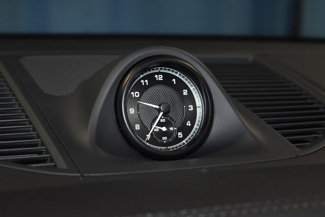 2025 Porsche Macan Base Image 17 of 34