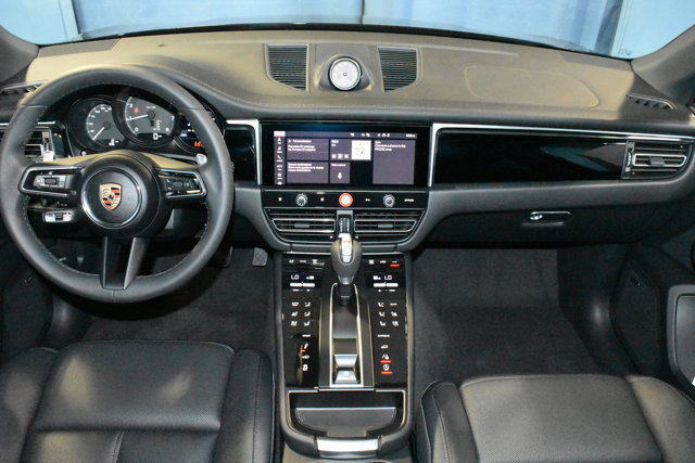 2025 Porsche Macan Base Image 15 of 34