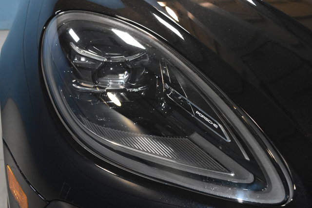 2025 Porsche Macan Base Image 23 of 34