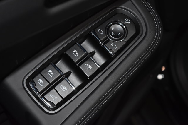 2025 Porsche Macan Base Image 29 of 34