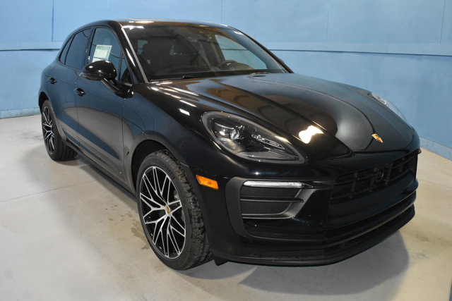 2025 Porsche Macan Base Image 3 of 34