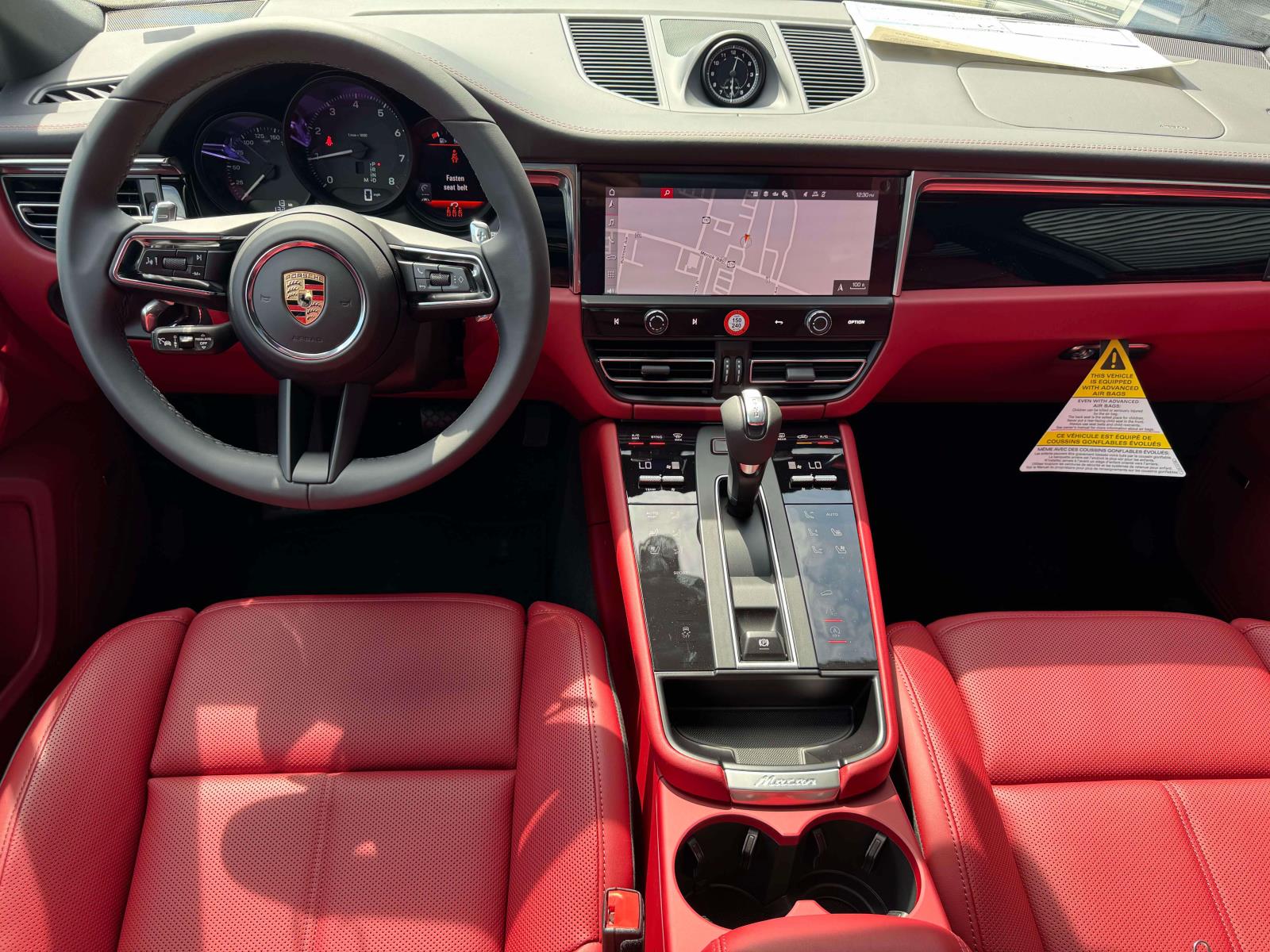 2025 Porsche Macan Base Image 14 of 25