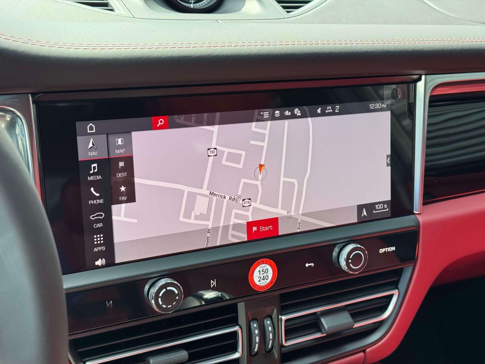 2025 Porsche Macan Base Image 19 of 25