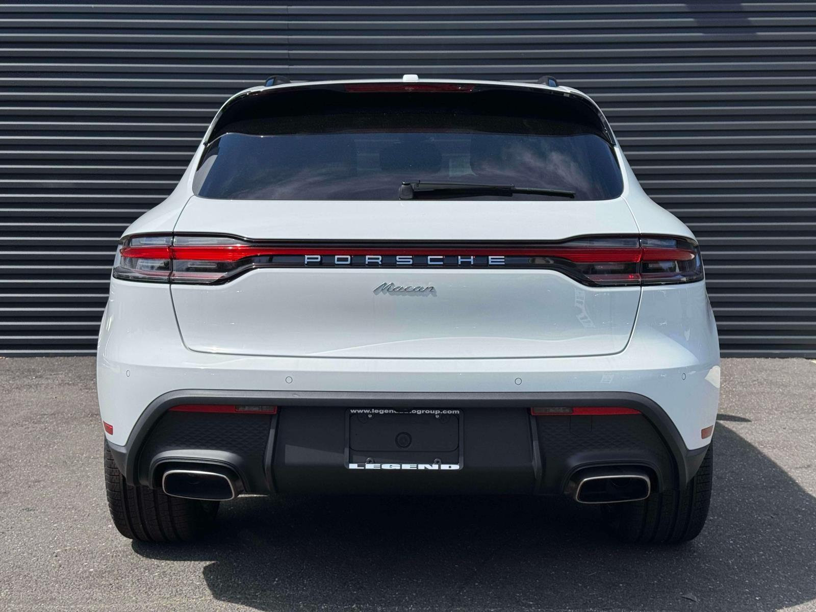 2025 Porsche Macan Base Image 6 of 25
