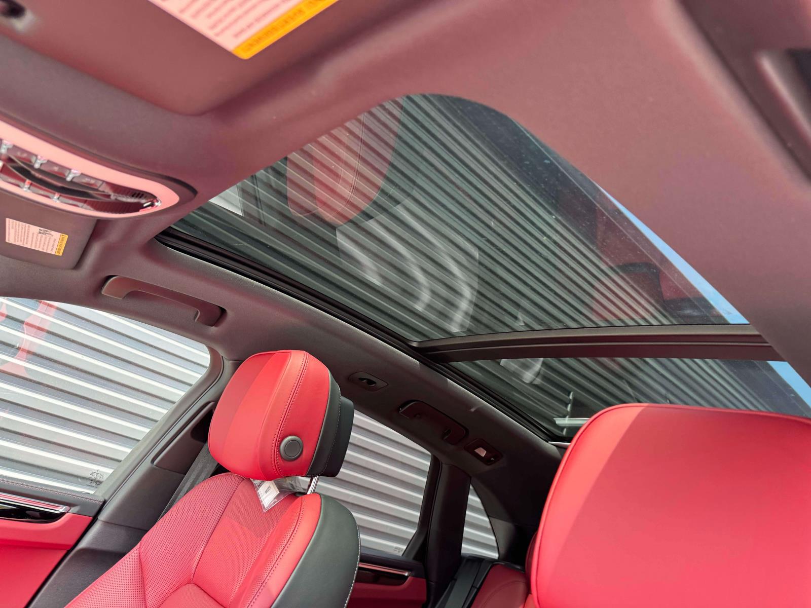 2025 Porsche Macan Base Image 22 of 25