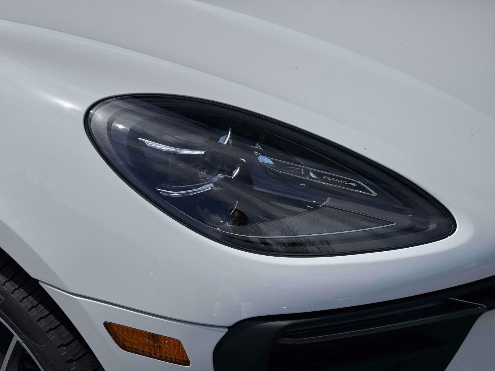 2025 Porsche Macan Base Image 21 of 25