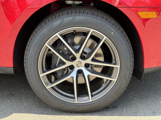 2025 Porsche Macan Base Image 9 of 25