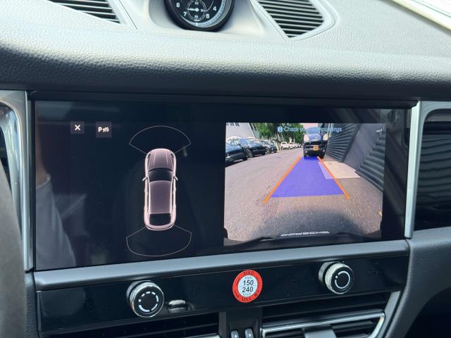 2025 Porsche Macan Base Image 17 of 25