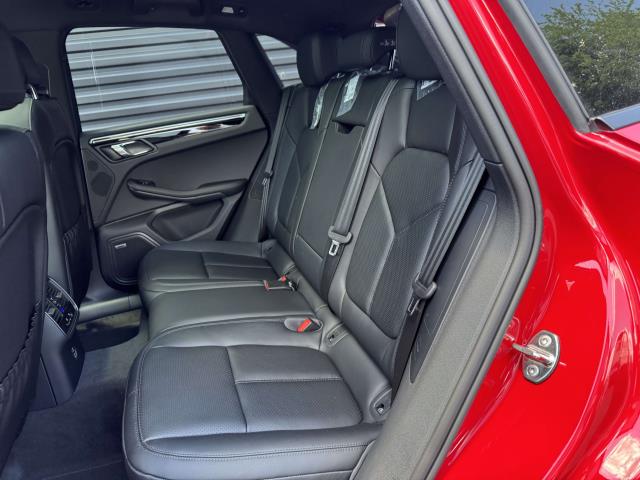 2025 Porsche Macan Base Image 13 of 25