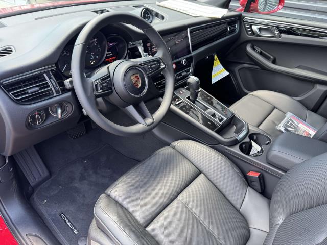 2025 Porsche Macan Base Image 14 of 25