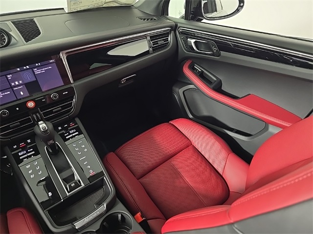 2025 Porsche Macan Base Image 24 of 28
