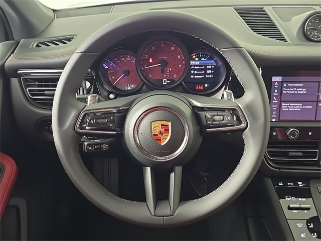 2025 Porsche Macan Base Image 22 of 28