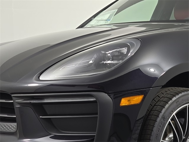 2025 Porsche Macan Base Image 27 of 28