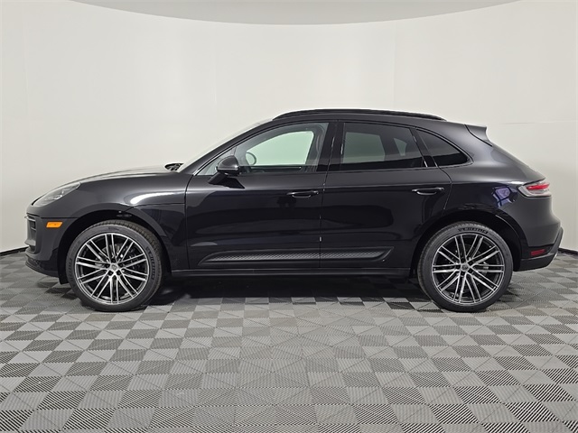 2025 Porsche Macan Base Image 8 of 28