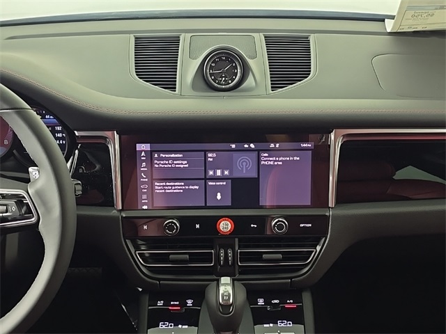 2025 Porsche Macan Base Image 25 of 28