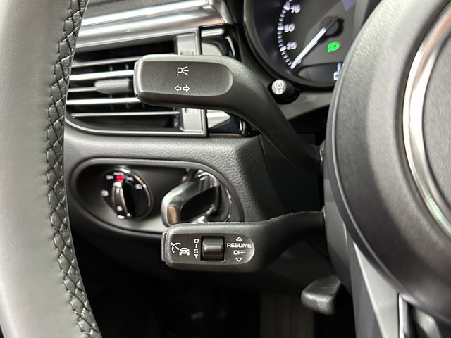 2025 Porsche Macan Base Image 48 of 60