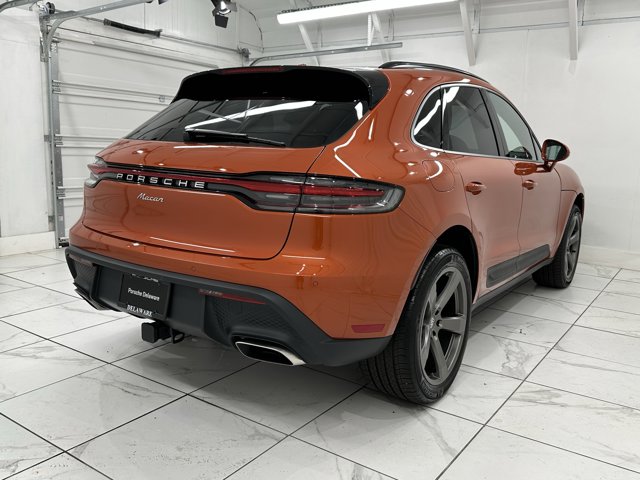 2025 Porsche Macan Base Image 6 of 60