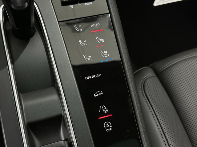 2025 Porsche Macan Base Image 53 of 60