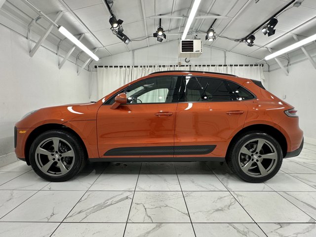 2025 Porsche Macan Base Image 12 of 60
