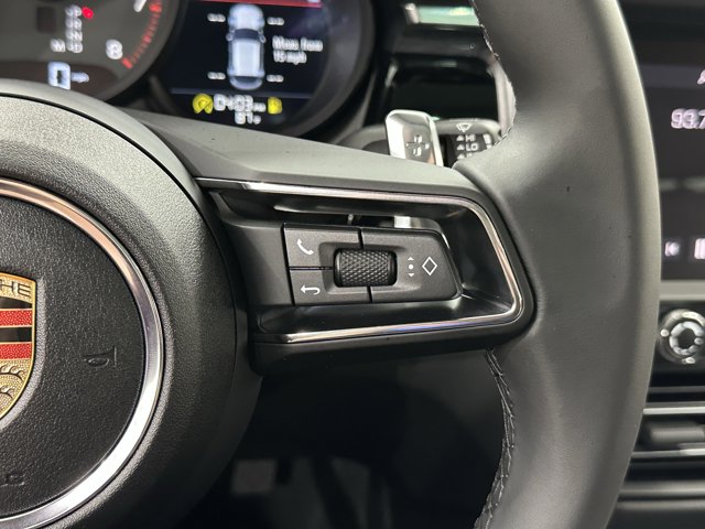 2025 Porsche Macan Base Image 28 of 60