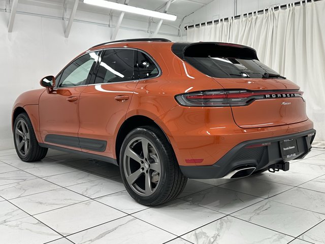 2025 Porsche Macan Base Image 10 of 60