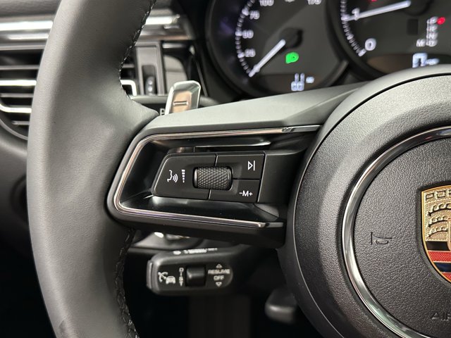 2025 Porsche Macan Base Image 27 of 60