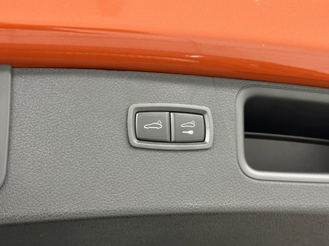 2025 Porsche Macan Base Image 50 of 60