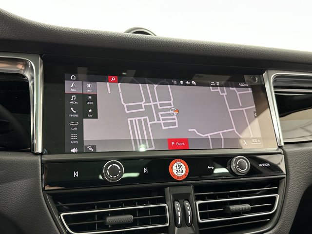 2025 Porsche Macan Base Image 33 of 60